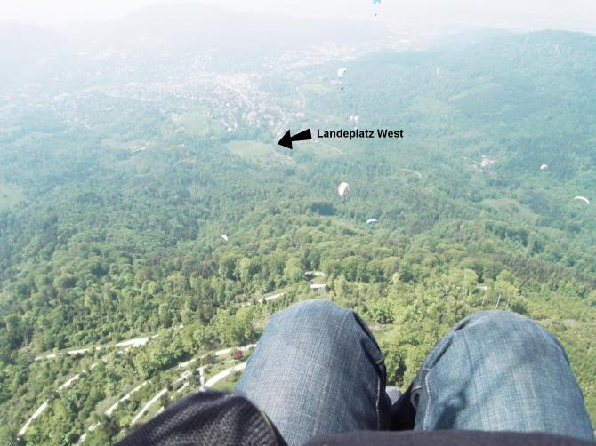 Blick von Startplatzüberhöhung auf den Landeplatz West