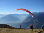 Paragliding Fluggebiet Europa » Italien » Trentino-Südtirol,Hirzer,Tandemstart am Hirzer
Ideale Startbedingungen ( Spielwiese)
Blick Richtung SS in den Vintschgau,
ganz hinten Cevedale und Ortler !!
Sept.05