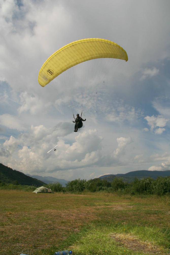 Landung in Vagamo am Luftsportzentrum.