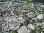 Paragliding Fluggebiet Europa » Österreich » Steiermark,Planai,Das ist Schladming von der Planai, etwa in 400m über Grund.
Das Foto habe ich am 05.09.2007 gemacht.
Rechts davon - aber nicht mehr im Bild - ist der Landeplatz.
Aufpassen auf den Hubschrauber der in 60m über den Bahngleisen herumdüst.