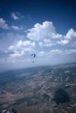 Paragliding Fluggebiet Asien » Aserbaidschan,Banga,Gelände-Stufe am Dinamit
Blick rtg Nordwest

Der SP ist in Bildmitte nach SW gerichtet. Beste Bedingungen März-Juni
Text: arubafeder