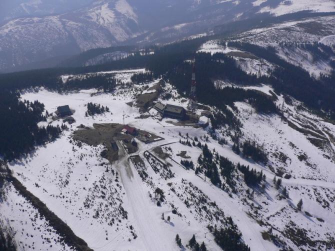 Im Winter bekannte Skigebiet.