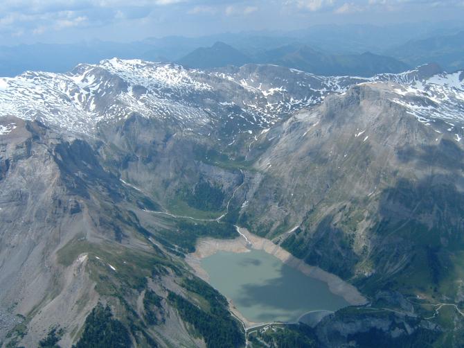 Stausee zwichen Aminona und Montana.Auf Strecke am 22 Juni05