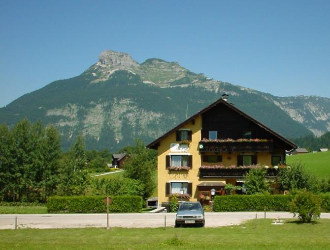 Der Loser im steirischen Salzkammergut. Im Vordergrund das Haus Egger.