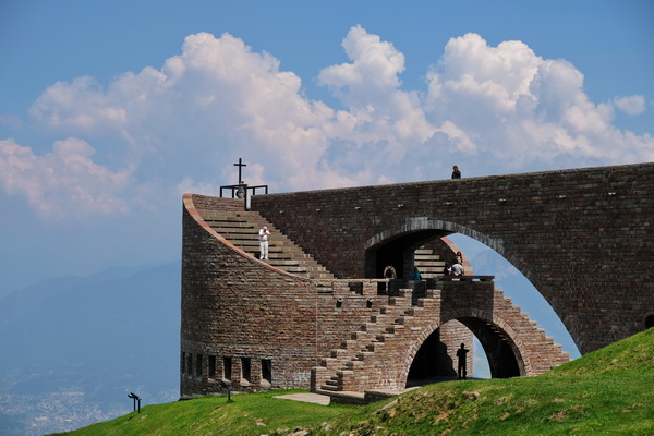 absolut sehenswert: die Kirche von Mario Botta