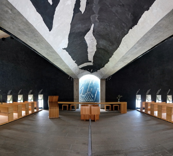 absolut sehenswert: die Kirche von Mario Botta: Innenansicht