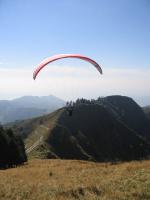 Paragliding Fluggebiet Europa » Schweiz » Tessin,Monte Generoso,Startplatz unterhalb der Antenne Richtung Süden