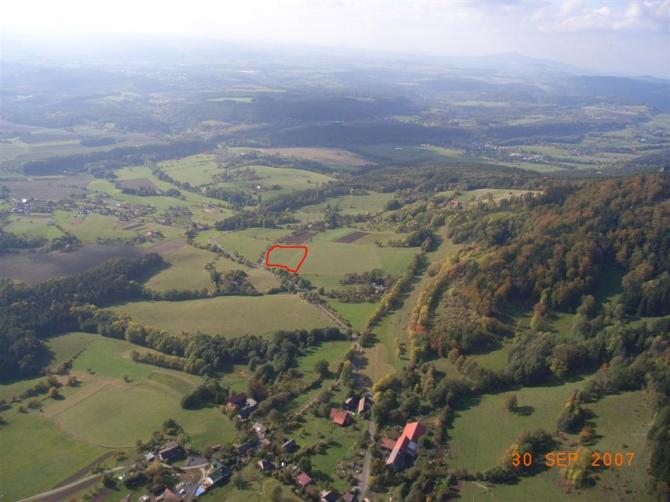 das rot umrandete ist der landebereich vorsicht geboten E-WEIDEZAUN !!!