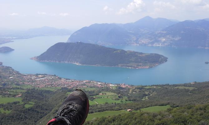 August 2014, keine Thermik, aber ein schöner Flug, Aufstieg ca. 45 min. Den Campingplatz gibt es nicht mehr.