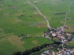 Paragliding Fluggebiet Europa » Italien » Trentino-Südtirol,Watles / Prämajur,Die Landewiese in Schleis vom Flug aus