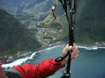 Paragliding Fluggebiet Europa » Portugal » Madeira,Bica da Cana,der Blick vom Meer auf die Nordküste von Madeira, Sao Vicente, links das Fussballstation mit Rasenplatz, rechts der Sand-/Kiesstrand, 2 klassische Landeplätze auf der Insel