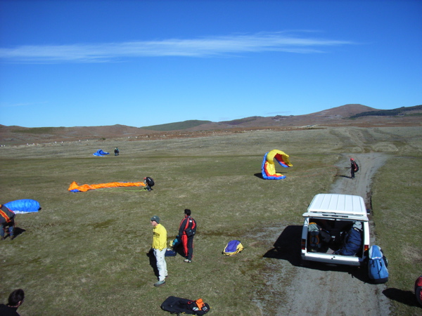 für Pilot und Fahrer ein Traum, keine Zeit mit mühsamen Wanderungen verschwenden, was ist "WANDERN"???