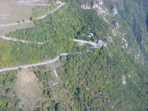 GS: DaBeppi-Stella 829

HG: Pedana-Rampe 860
beim Rest. Al Puppolo

dazwischen die alte 
HG-Rampe an der Straße

Bild:ReinerK.