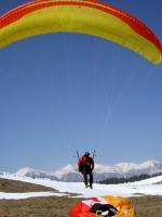 Paragliding Fluggebiet Europa » Italien » Venetien,Campo Croce,So geht Fliegen in den Dolomiten: Schon am Morgen bis zur Wolkenbasis hochfliegen und auf dem Gipfel toplanden!