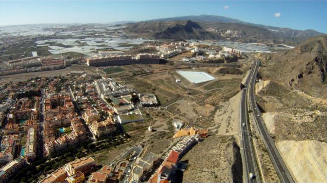 Landeplatz am Friedhof, etwa in Bildmitte
