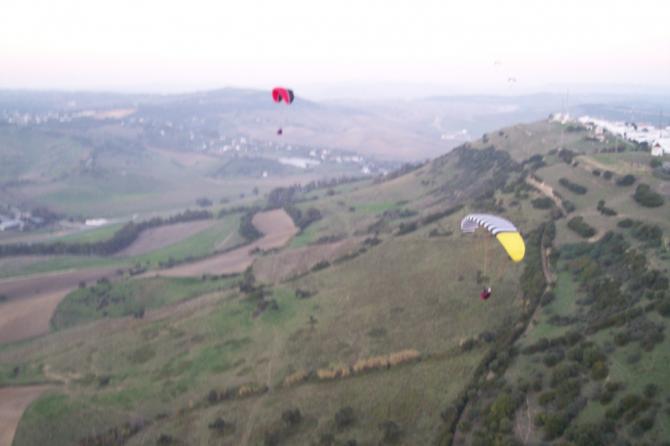 Blick Richtung auf die Stadt Vejer entlang der Soaringkante