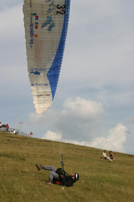 Boden-handling bei 30-35kmh dafür reisen viele FS extra zu diesem FG, 
Castelluccio gleiche Kategorie