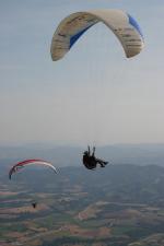 Paragliding Fluggebiet Europa » Italien » Umbrien,Monte Cucco,Soaring 30m über dem Gelände 
das ist normal für GS, Thermik findet man nur weiter draussen