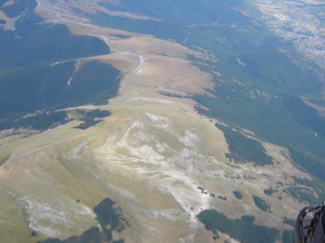 Monte Cucco und Startplatz etwa 100m überhöht.