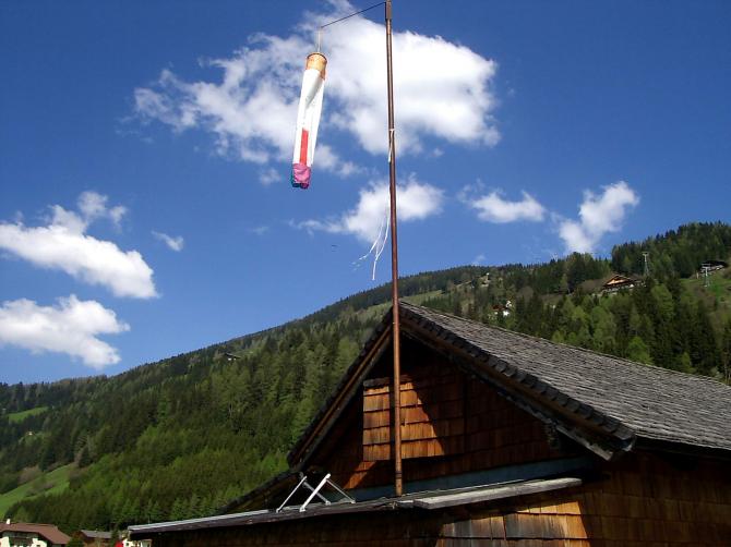 Der Startplatz Stalpen von unten gesehen. (Direkt über der Giebelspitze)
