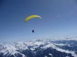 Paragliding Fluggebiet Europa » Schweiz » St. Gallen,Pizol,9. April 09 - nachdem es dann doch noch irgendwie auf über 2800m hoch ging... mein erster "richtiger" Thermikflug, ich denke, das Bild beschreibt das Gefühl dabei treffend!