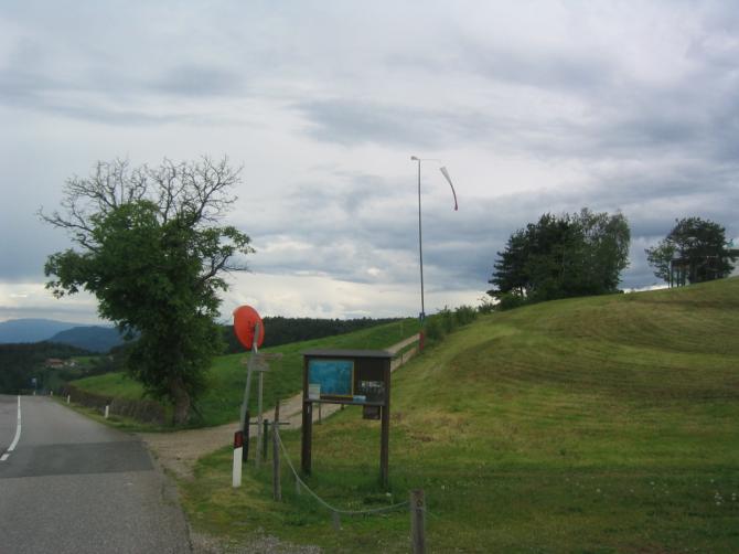 Der Landeplatz mit der Windfahne