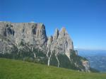 Paragliding Fluggebiet Europa » Italien » Trentino-Südtirol,Spitzbühl/Seiser Alm/Siusi,Blick vom Startplatz auf das gewaltige Bergmassiv