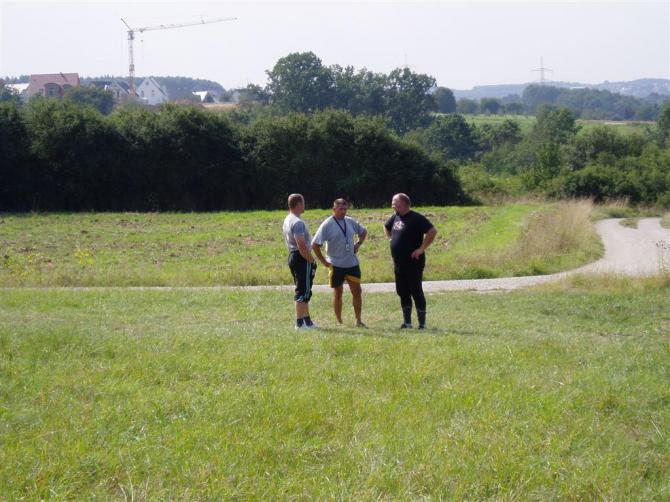 dies ist wohl nicht mehr der landeplatz der soll wohl jetzt unten an der kneipe sein