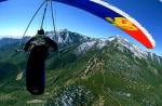 Paragliding Fluggebiet ,,Flug am Miller Canyon im März. Im Hintergrund der Miller Peak.