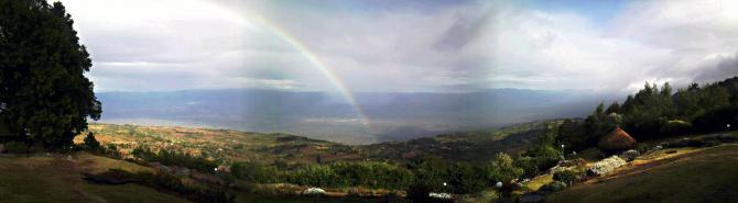 2009-01-
Rainbow in Kerio Valley!
What a wonderful place!
fly-kenya.com