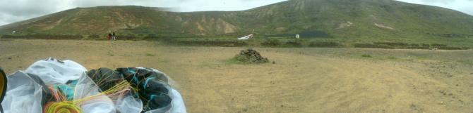 So sieht Mala vom Landeplatz aus - aber erst nach Stunden langem fliegen. Wer möchte kann auch oben on TOP landen..20.2.08