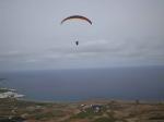 Paragliding Fluggebiet Europa » Spanien » Kanarische Inseln,Lanzarote - Mala,...links unten kurz vor Arrieta landen die Drachen direkt am Strand - zum Landebier und tauschen erlebtes aus...20.2.08