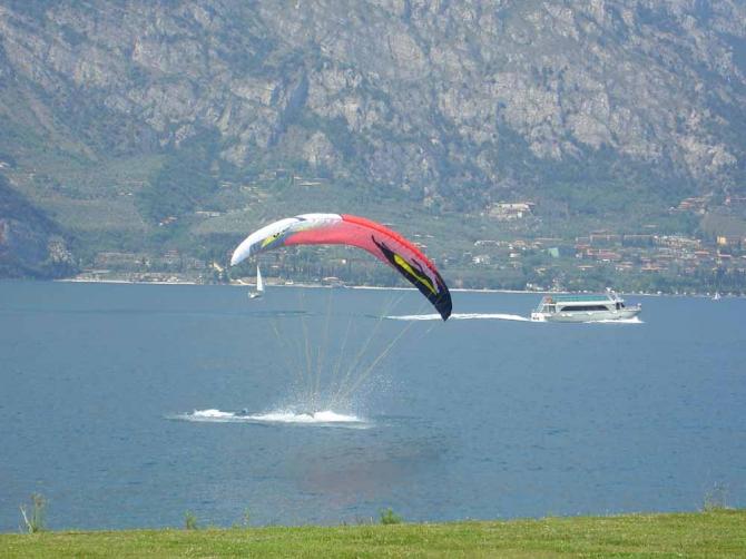 S P L A S H - Wasserlandung am Gardasee