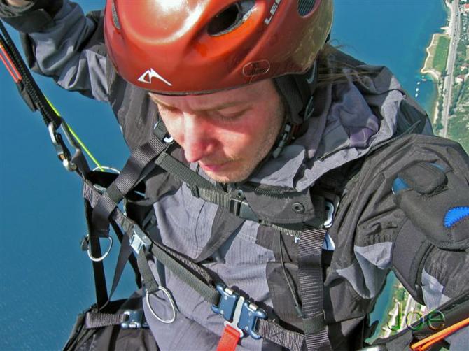 Ich, etwas unvorteilhaft, aber mit dem Landeplatz über der linken Schulter