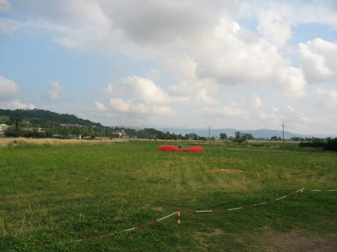 Linker rießiger Landeplatz