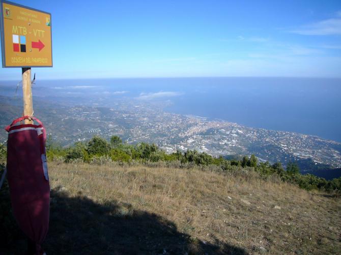 SP Monte Carparo (905m) mit Bick auf San Remo
