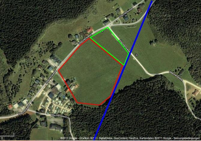 Landeplatz Ötscherwiese

Bitte in dem grün markierten Gebiet (siehe Bild) landen!

Bei Betreten des südwestlich gelegenen Teils der Wiese (im Bild rot markiert) gibt es Ärger mit der Bäuerin!

Dort bitte keinen Windsack aufstellen, keine Schirme zusammenlegen, keine Autos parken.
Bitte ggf. andere Piloten und Zuschauer darauf hinweisen.

Nach Südosten wird der Landeplatz derzeit noch von einer Stromleitung begrenzt (im Bild blau), diese wird aber durch ein Erdkabel ersetzt und sollte bald entfernt werden.
