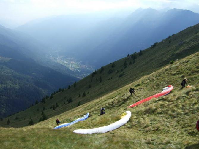 Der Startplatz auf dem Doss del Sabion im Herbst! Selbst bei Wind lässt sich gut starten und anschließen soaren! www.Tommis-Web.de
