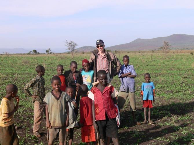 November 2009, Gruppenbild mit ein paar Masaijungs die mir beim packen geholfen haben