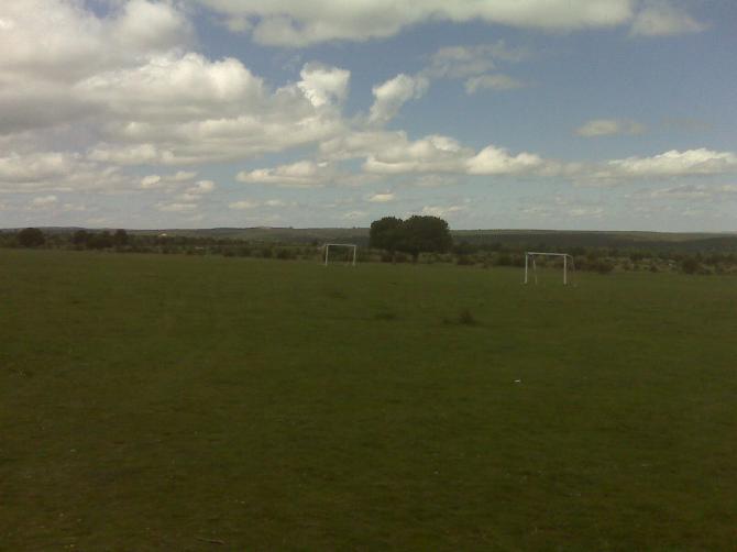Landeplatz, wird auch als Bolzplatz genutzt, Platz ohne Ende ;-)