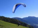 Paragliding Fluggebiet Europa » Italien » Trentino-Südtirol,Luesen Alm,Bin grade beim Start auf der Alm! War ein super Wetter! Das Video dazu unter www.Tommis-Web.de (unter Paragliding->Lüsen)