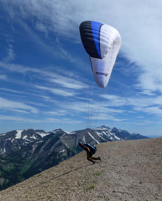 W/NW-Start: Tetons (unter Schirmhinterkante)