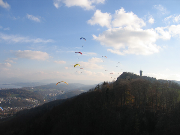 Grossandrang auf dem Albis mit Stau in der Luft