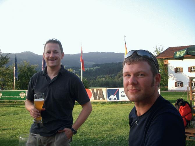 " Ein Landebier muß schon sein "
Bild von Jürgen Rüdele