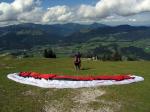 Paragliding Fluggebiet Europa » Österreich » Tirol,Kössen - Unterberghorn,Kollege beim Start mit seinem Icaro Instinct im August 2008