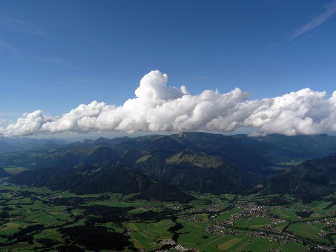 Geradeausflug auf 2100 Metern an der Inversion - traumhaftes Panorama! Wer das Bild in Groß brauch, kann mich unter Mavy1704@freenet.de erreichen.....HeHe!