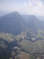 Paragliding Fluggebiet Europa » Österreich » Tirol,Kössen - Unterberghorn,Ein Flug mit dem Gleitschirm über Kössen, mit dem Blick auf das Unterberghorn im August 2003.