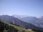 Paragliding Fluggebiet Europa » Österreich » Tirol,Kössen - Unterberghorn,Im Vordergrund die Scheibenwaldhütte, im Hintergrund der Wilde Kaiser