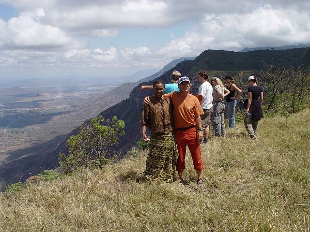 Die GelaendeKante zieht sich weit nach NW