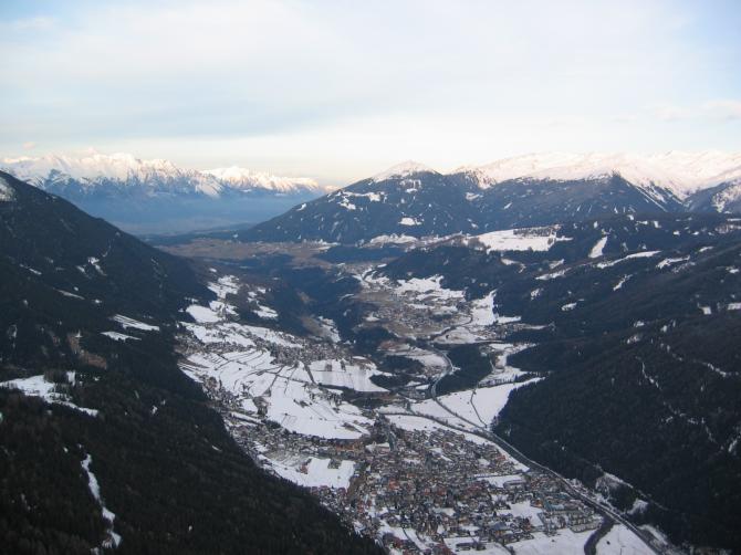 Flug übers Stubaital nach Start vom Kreuzjoch.